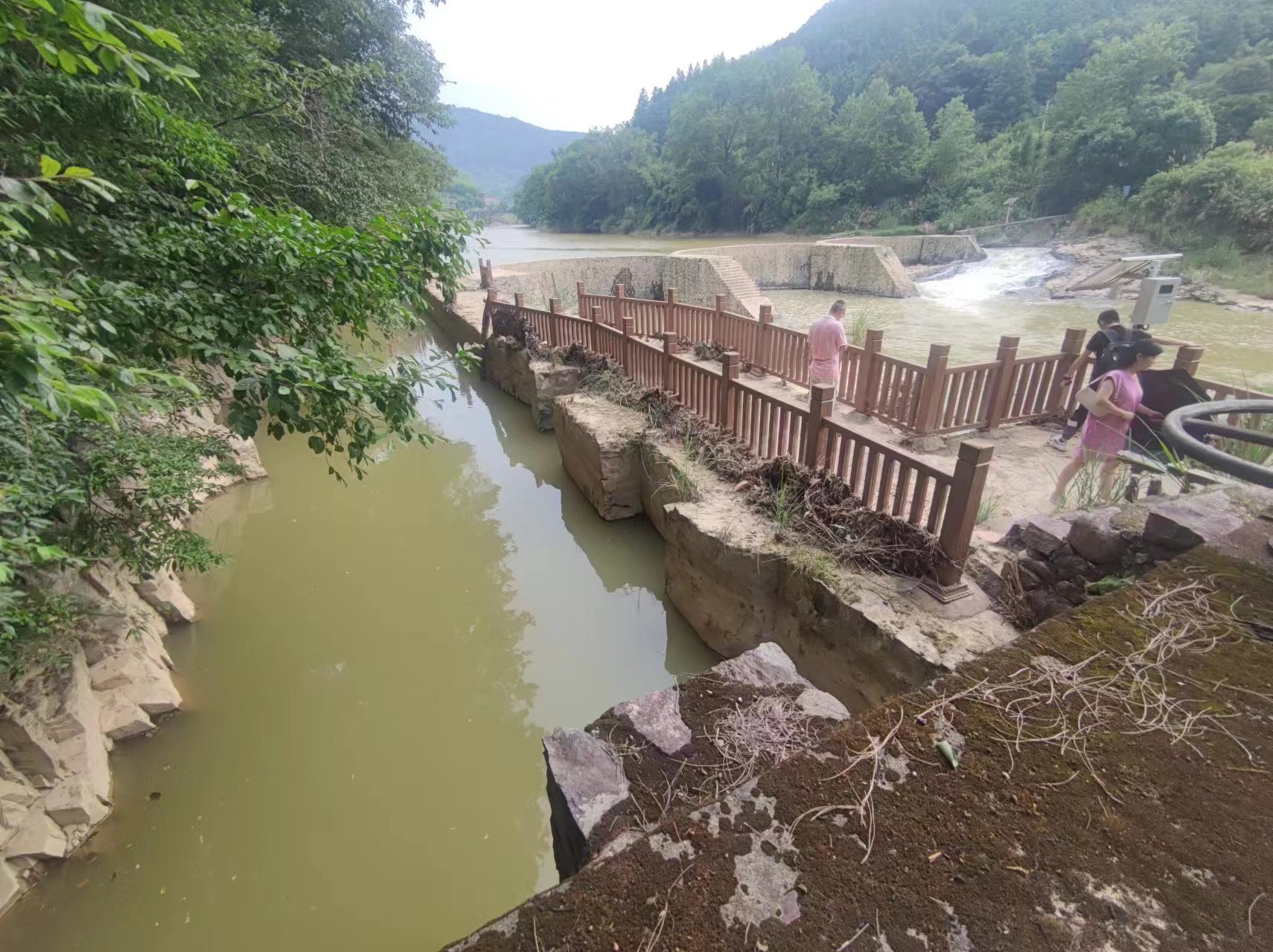 165958122817921.jpg 165958122817921.jpg