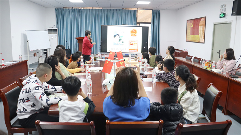 福建農(nóng)林大學(xué)李芳博士受邀赴我司作公益授課【大禹電子】 福建農(nóng)林大學(xué)李芳博士受邀赴我司作公益授課【大禹電子】